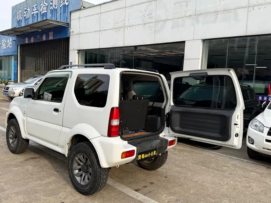 Suzuki Jimny 2015 — фото 11