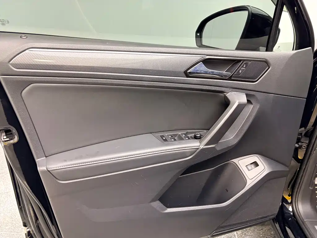 Volkswagen Tiguan L 2021 — фото 16