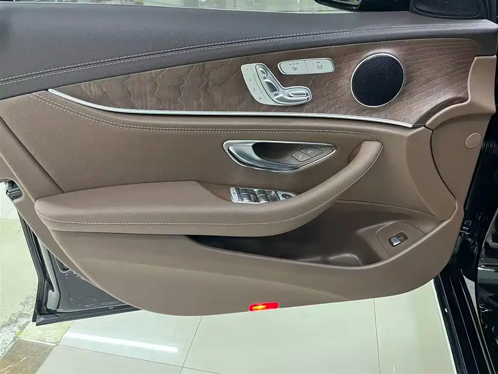 Mercedes-Benz E-Class 2019 — фото 5