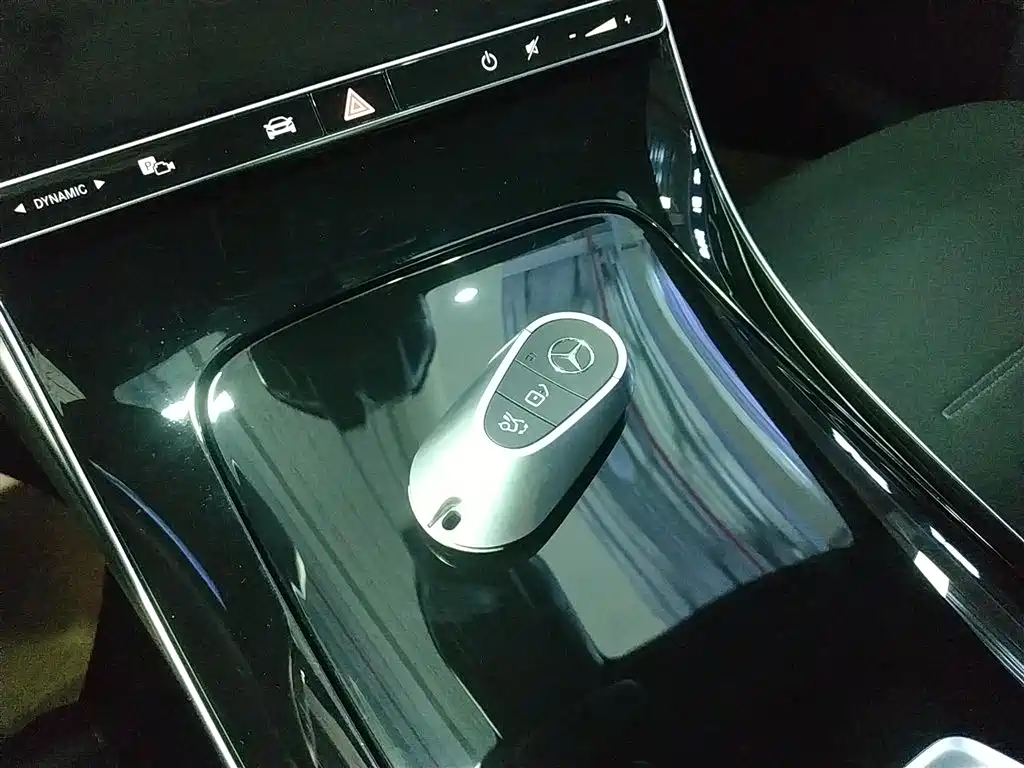 Mercedes-Benz C-Class 2023 — фото 17