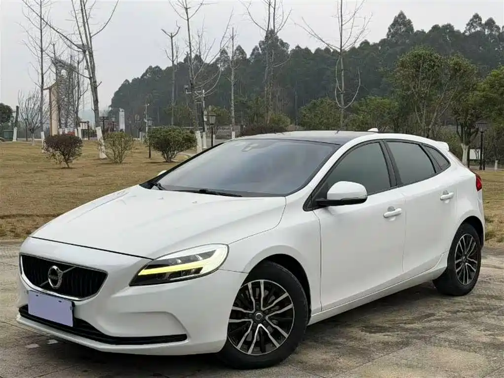 Volvo V40 2018