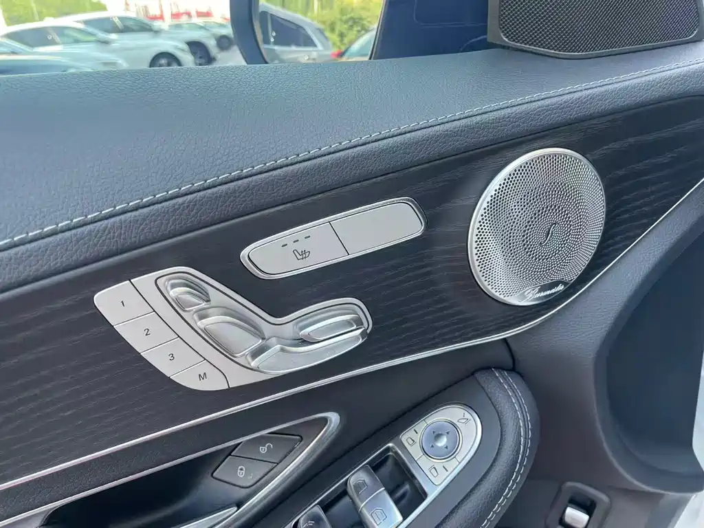 Mercedes-Benz C-Class 2021
