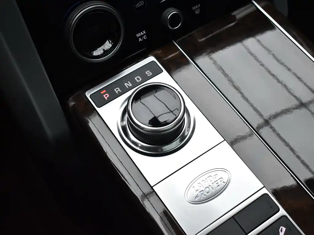 Land Rover Range Rover 2021 — фото 13
