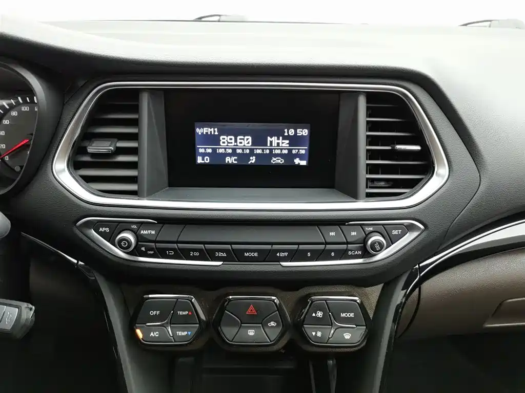 GAC Motor Trumpchi GS4 2016 — фото 12