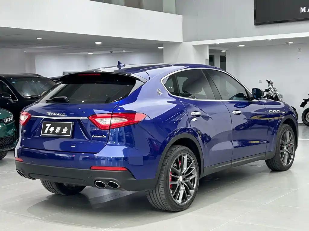 Maserati Levante 2018 — фото 15
