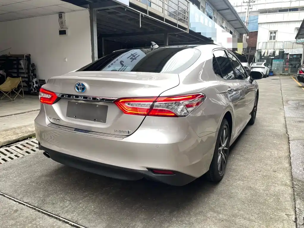 Toyota Camry 2022 — фото 18