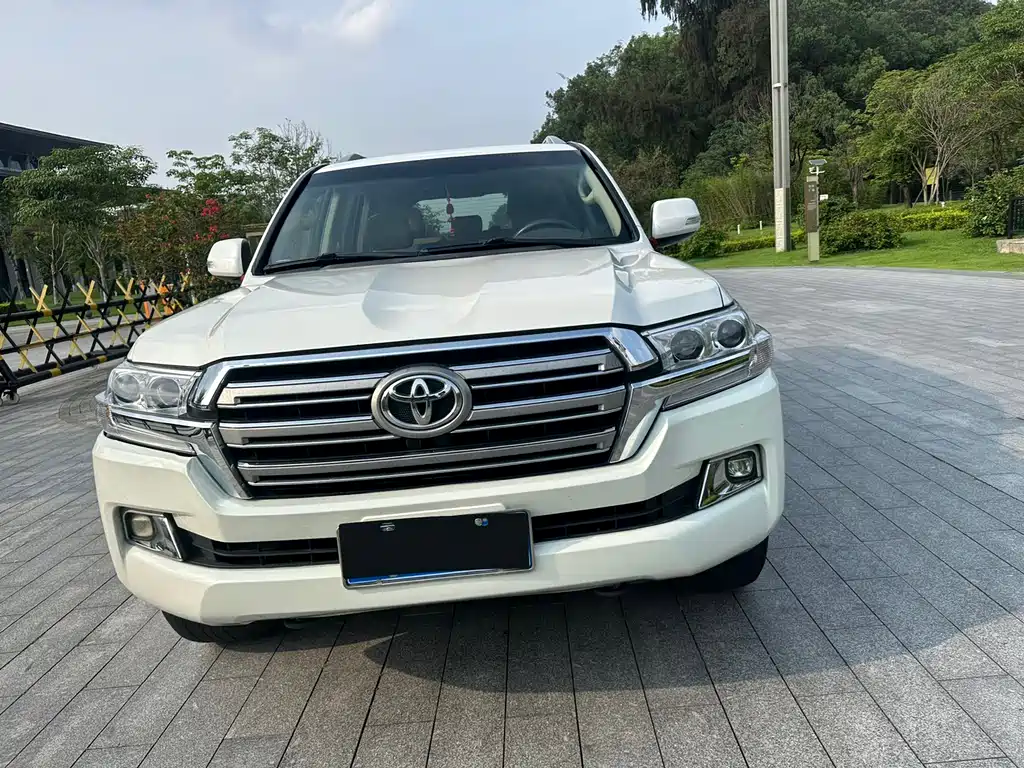 Toyota Land Cruiser 2016 — фото 3