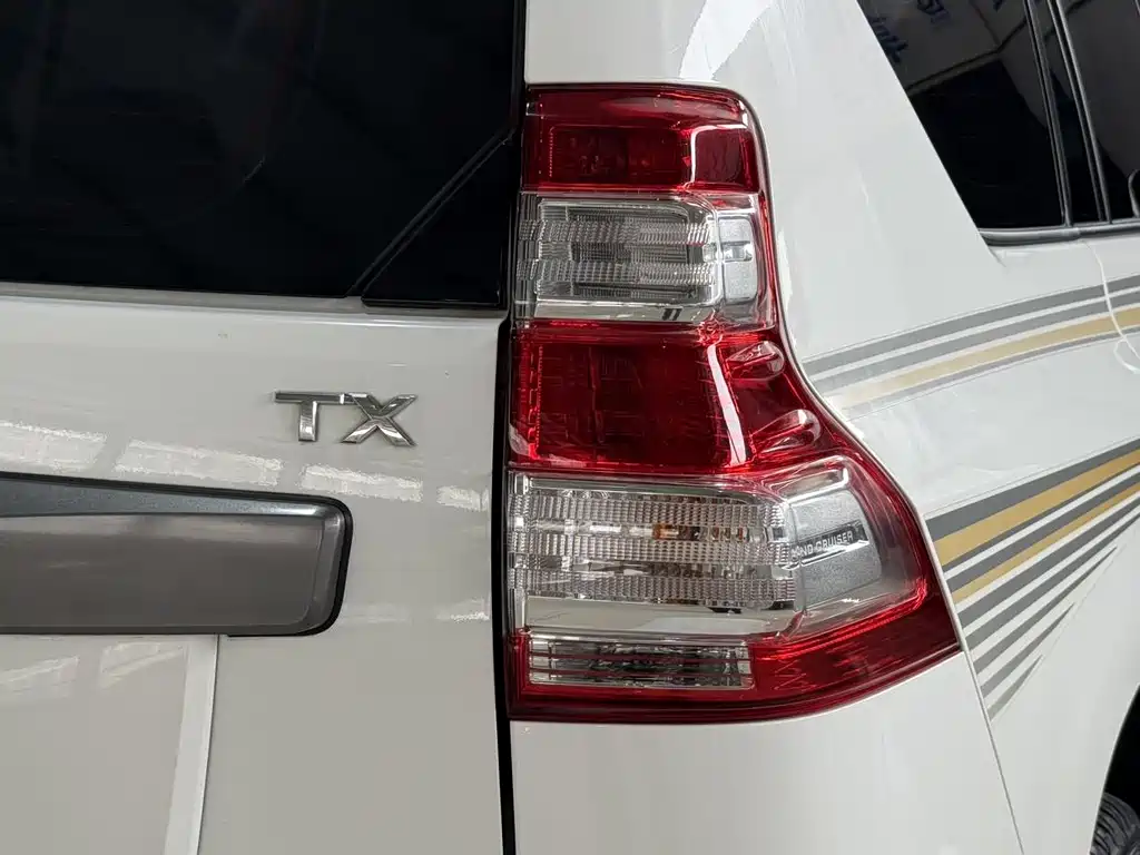 Toyota Prado 2016 — фото 19