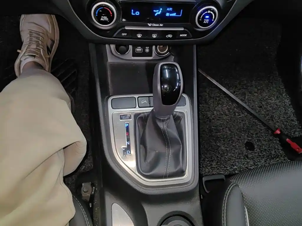 Hyundai ix25 2015 — фото 14