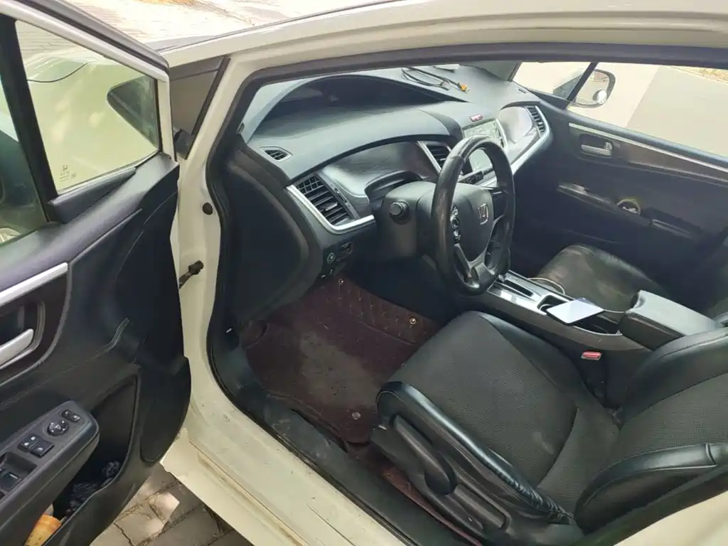 Honda Jade 2016 — фото 16