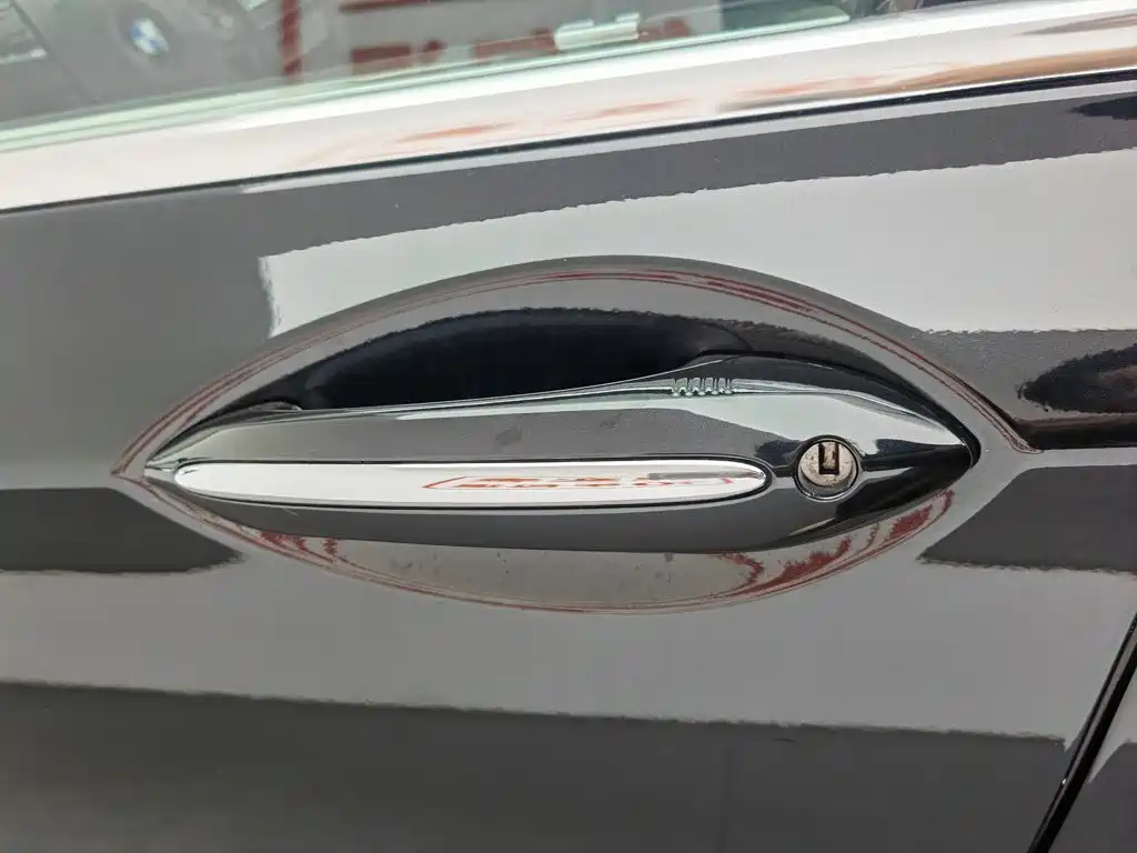 BMW 7 Series 2010 — фото 18