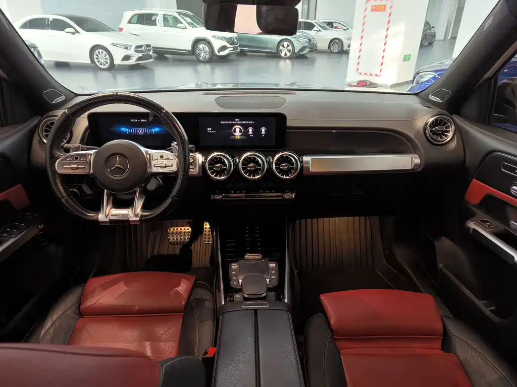 Mercedes-Benz GLB AMG 2023 — фото 12