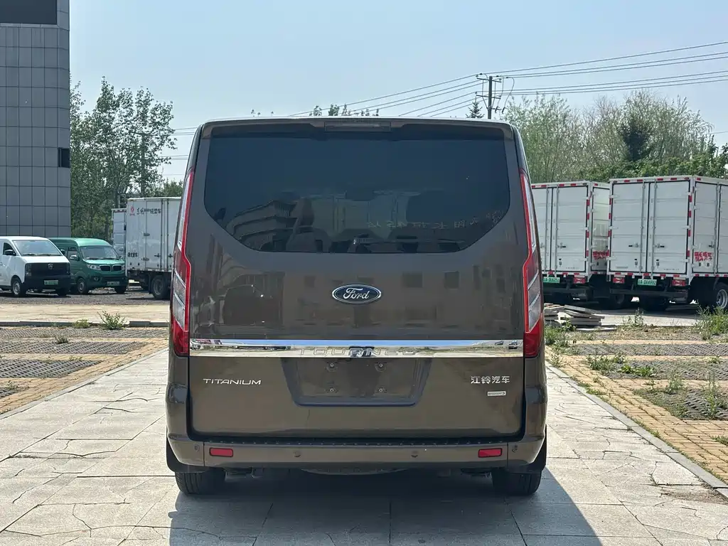 Ford Tourneo 2016 — фото 10
