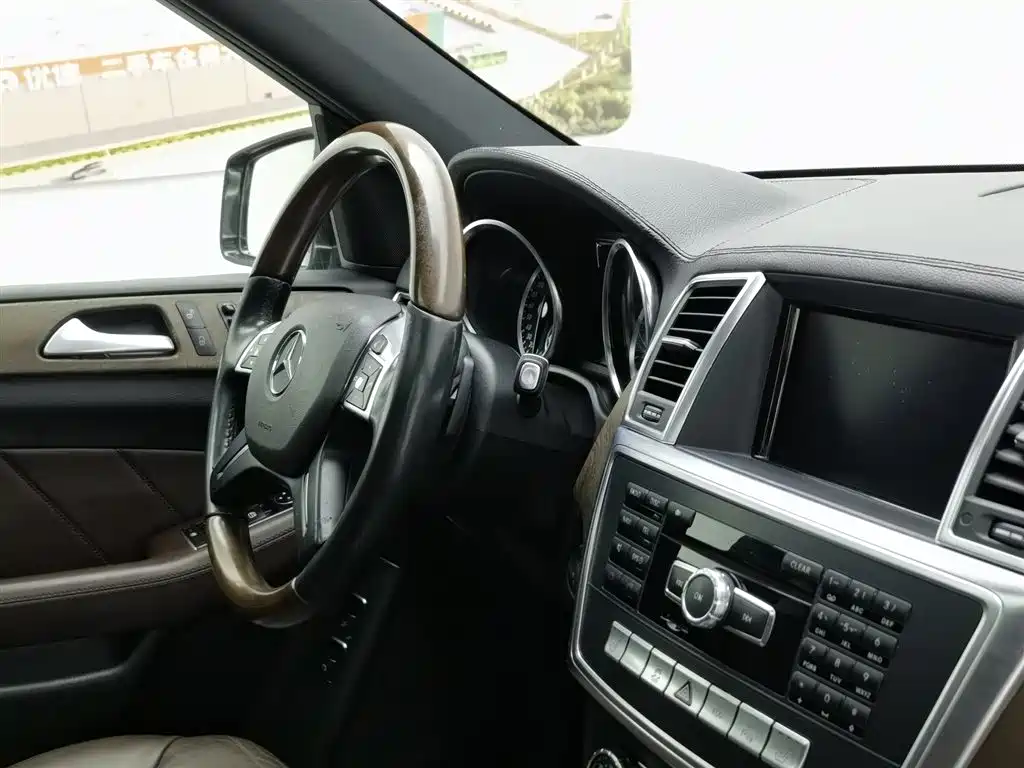 Mercedes-Benz GL-Class 2015 — фото 22