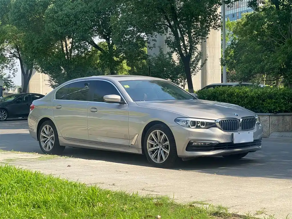 BMW 5 Series 2018 — фото 4