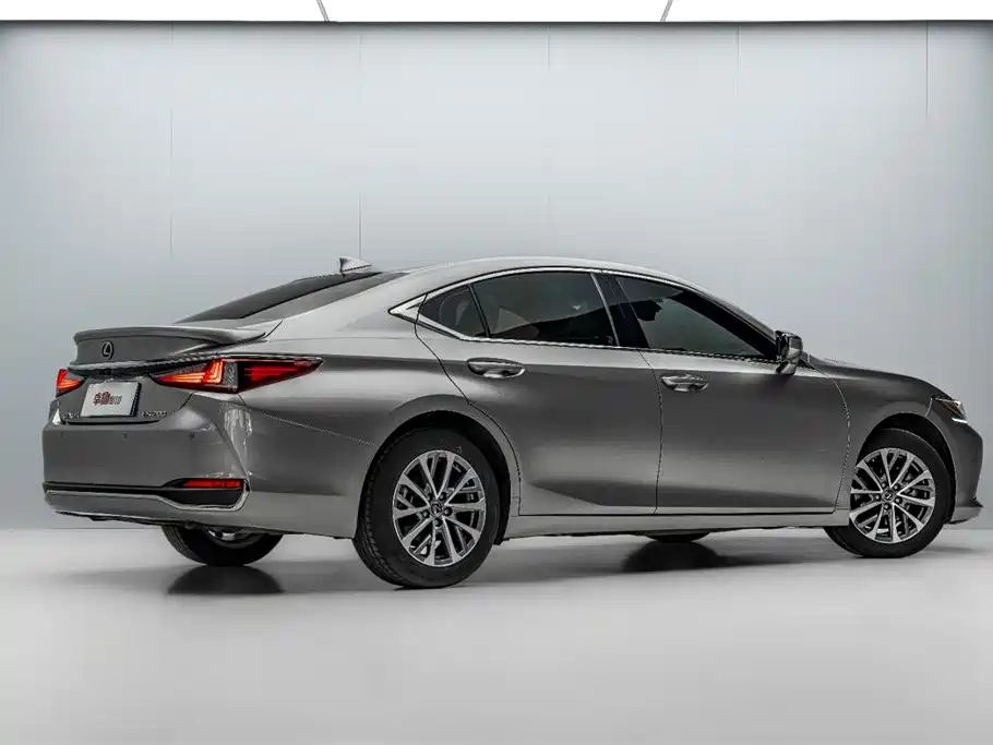 Lexus ES 2023 — фото 7