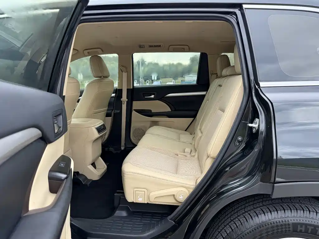 Toyota Highlander 2018 — фото 16