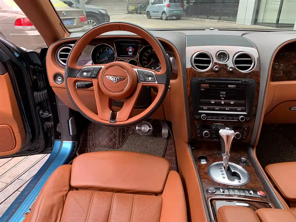 Bentley Flying Spur 2012 — фото 22