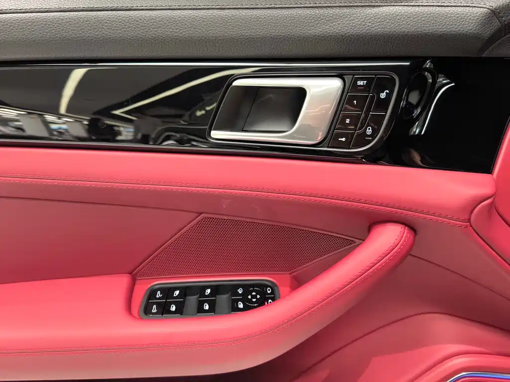 Porsche Panamera 2018 — фото 25