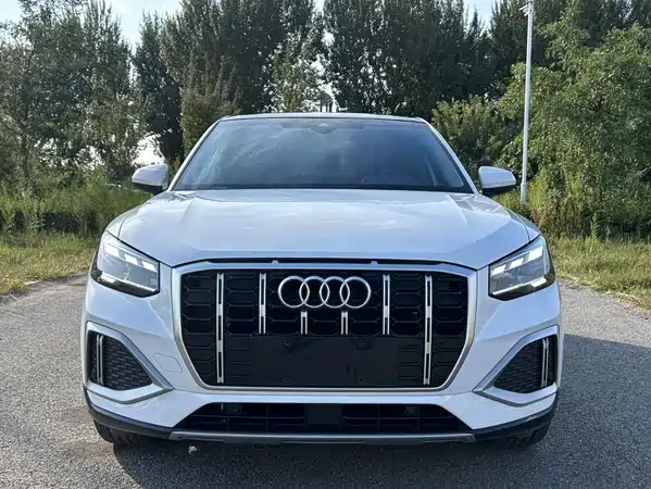 Audi Q2L 2023
