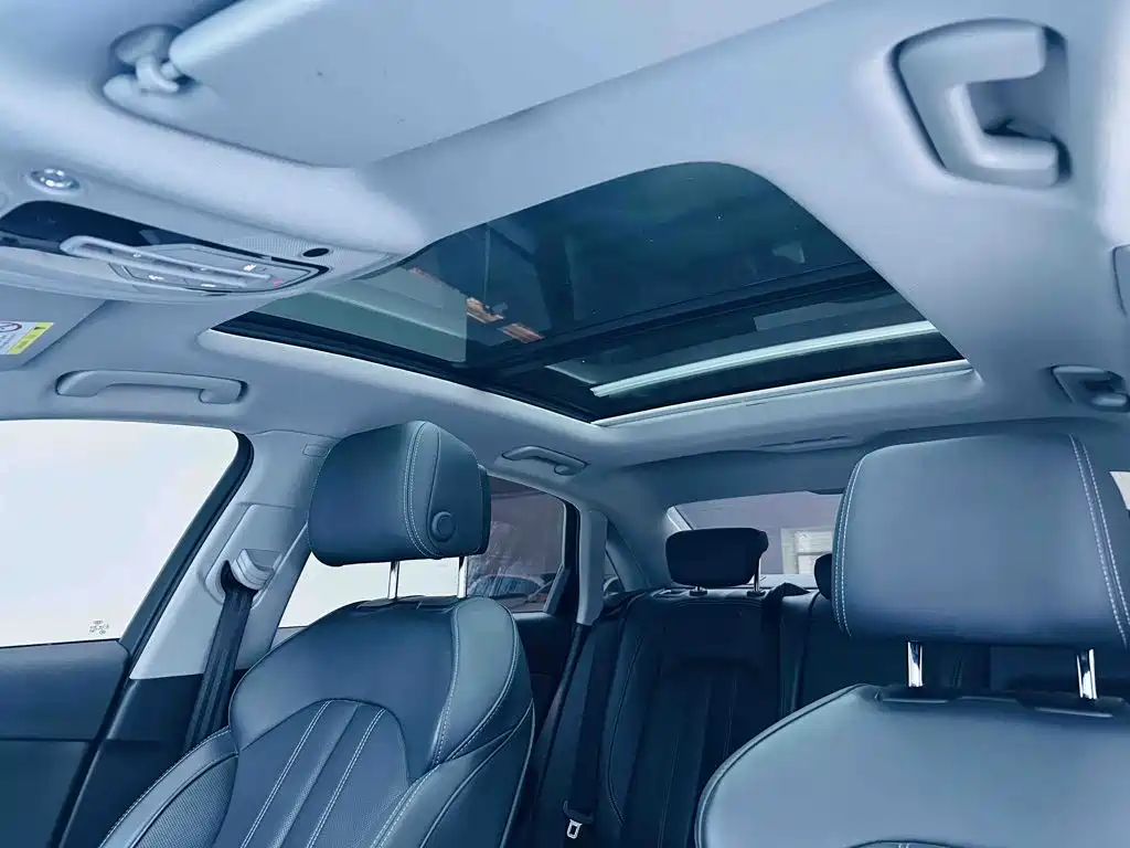 Audi A4L 2023 — фото 18
