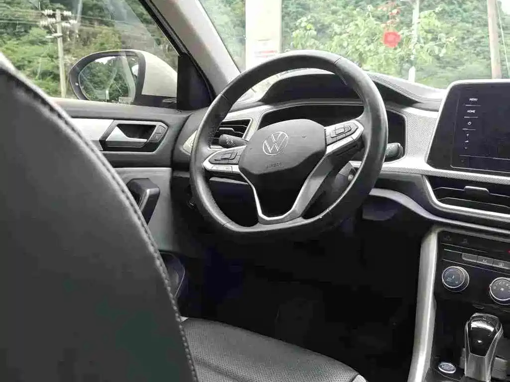 Volkswagen T-Roc 2023