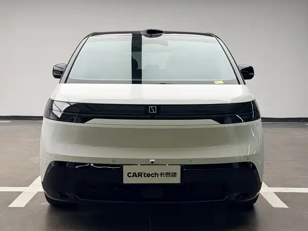 Zeekr MIX 2025