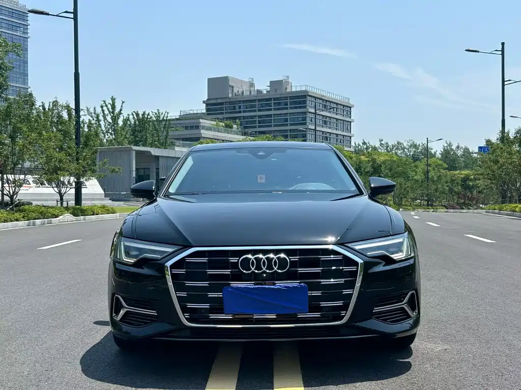 Audi A6L 2022