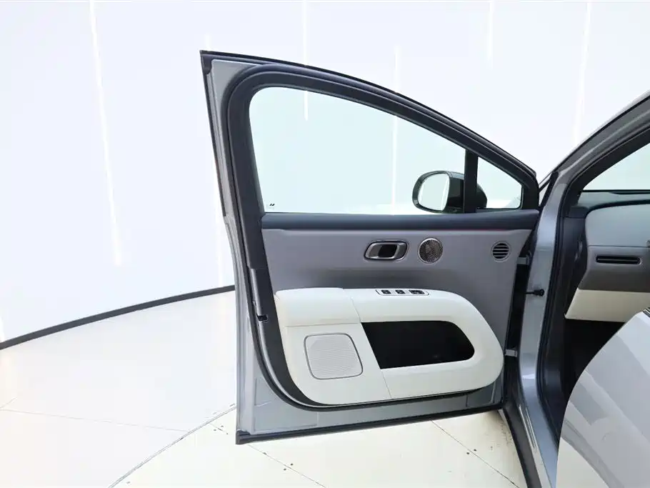 Li Auto i6 2025 — фото 15