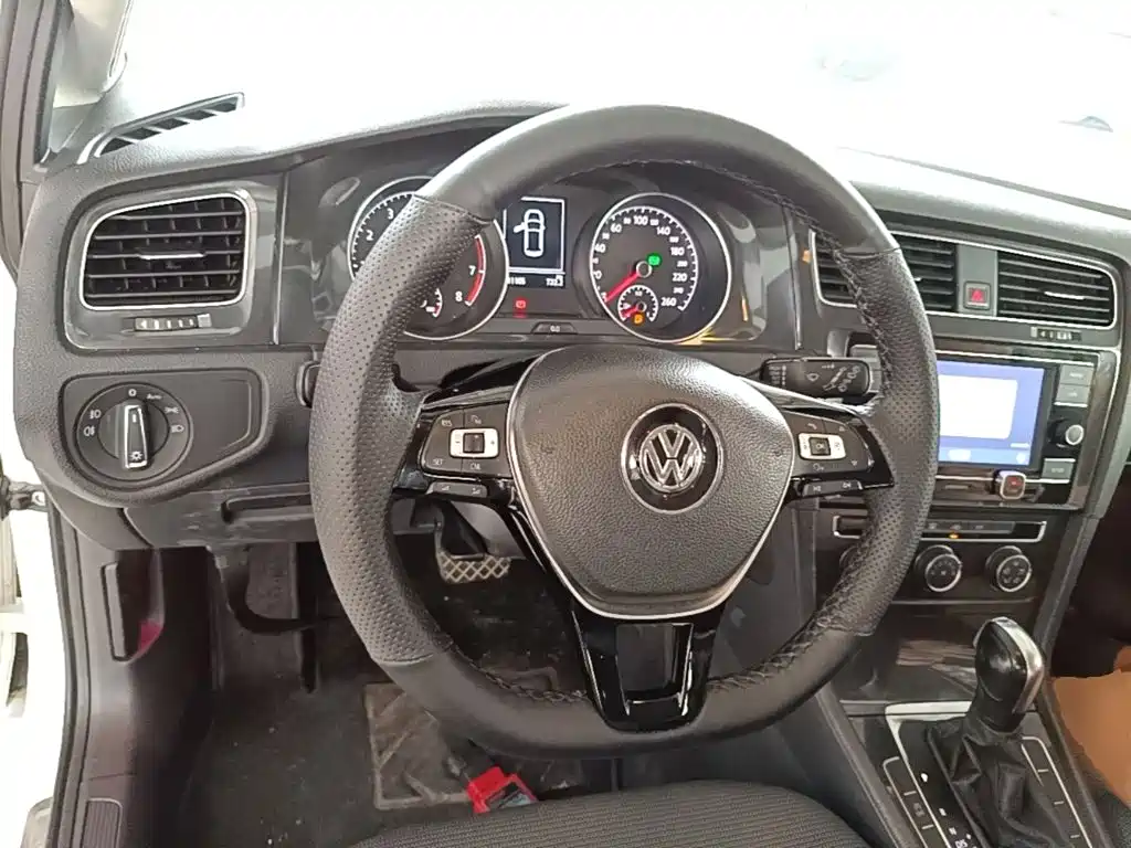 Volkswagen Golf 2018 — фото 11