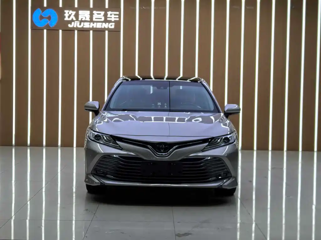 Toyota Camry 2020 — фото 2