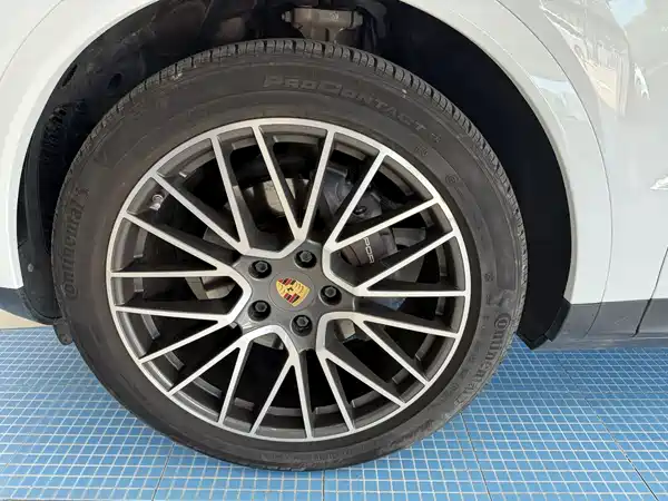 Porsche Cayenne 2023