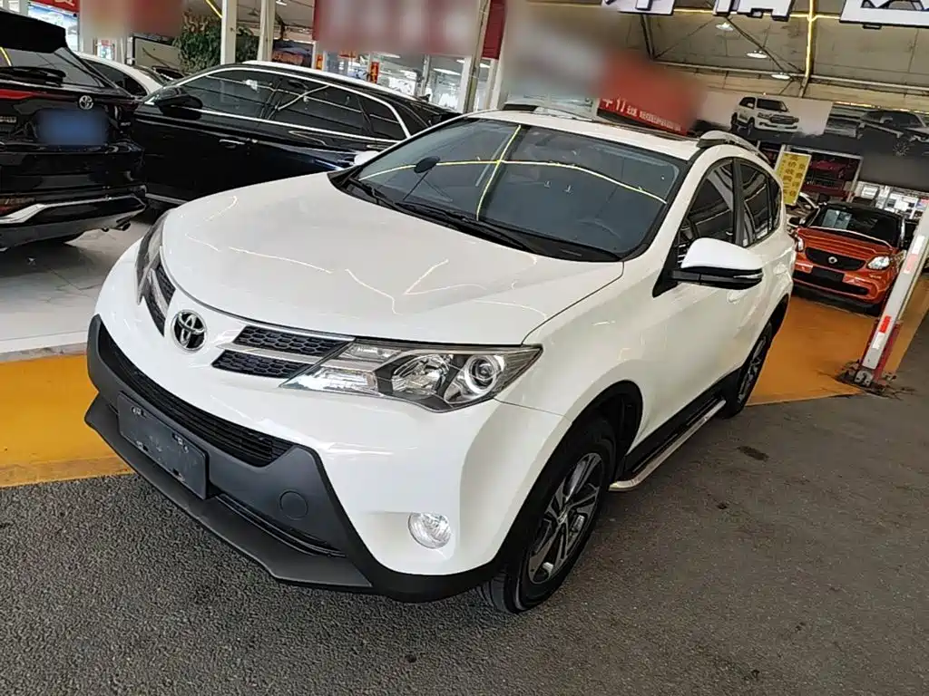 Toyota RAV4 2016 — фото 1