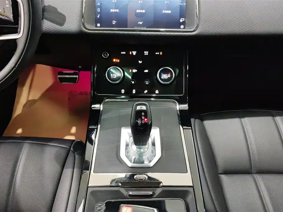 Land Rover Evoque 2023 — фото 16