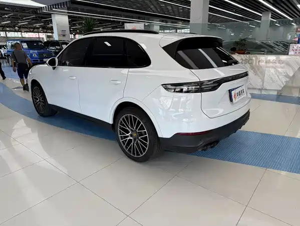 Porsche Cayenne 2023