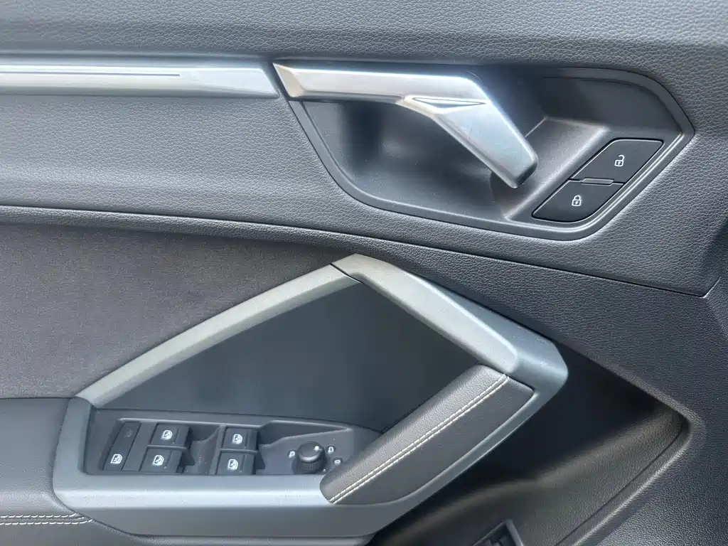 Audi Q3 2023 — фото 13