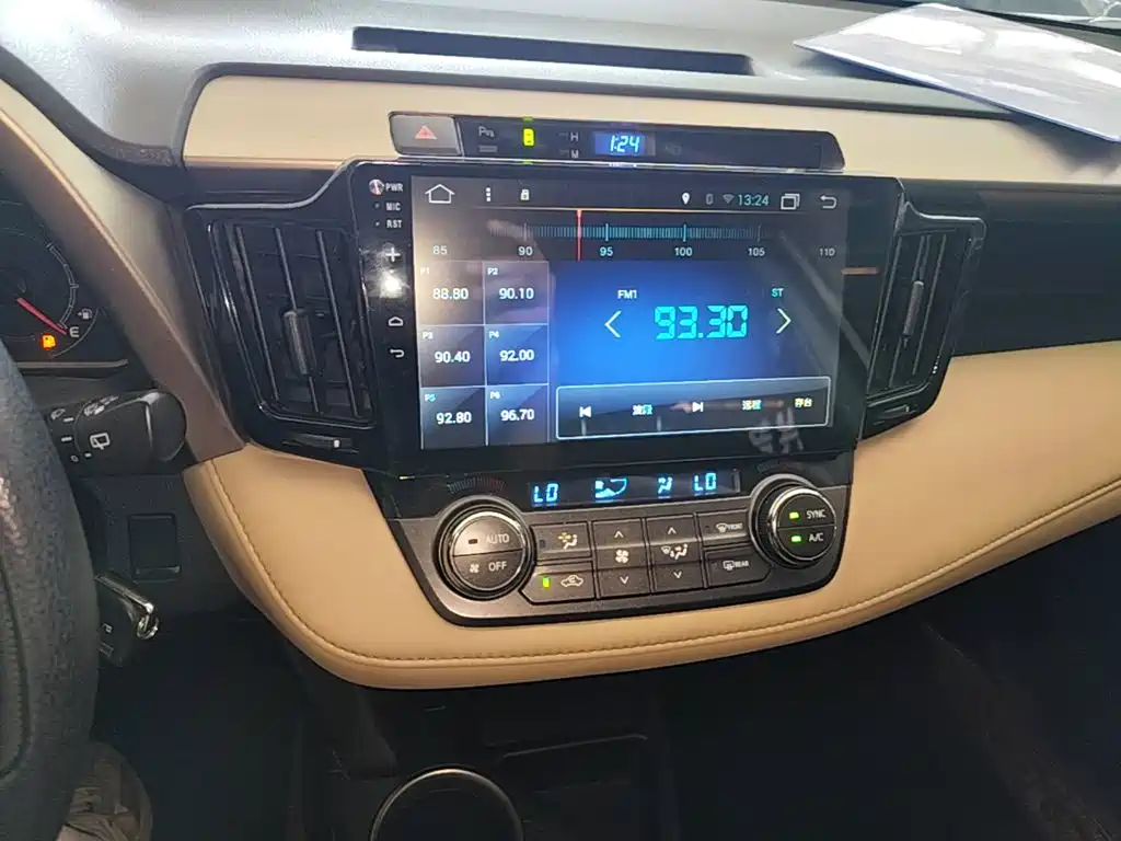 Toyota RAV4 2016 — фото 13