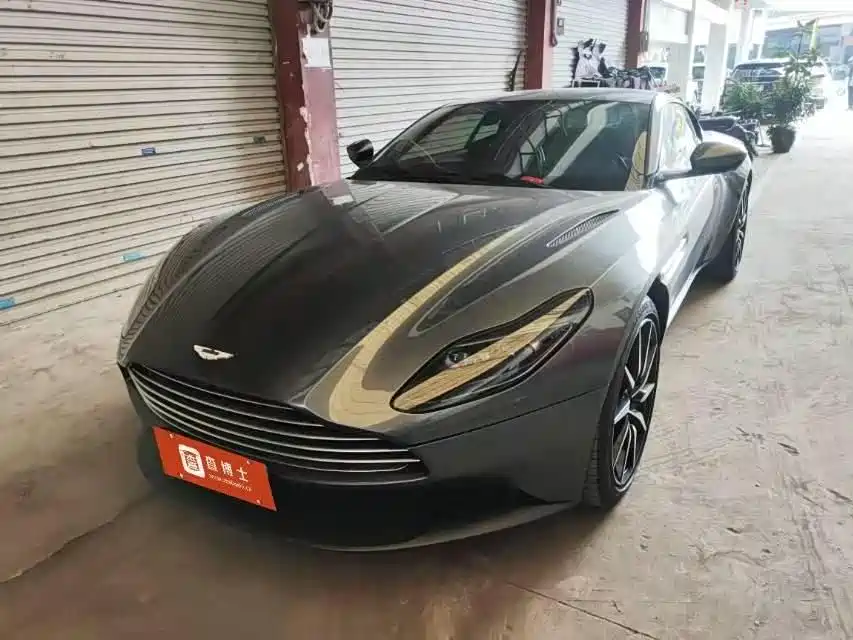Aston Martin DB11 2020