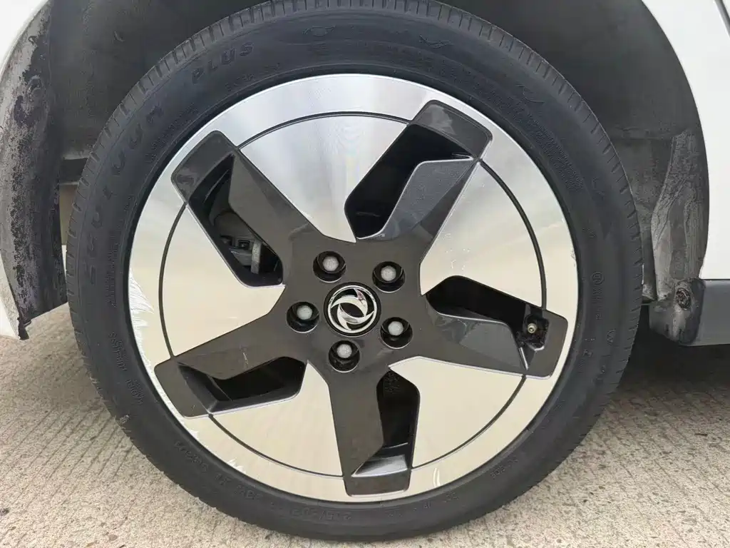 Dongfeng E70 2023