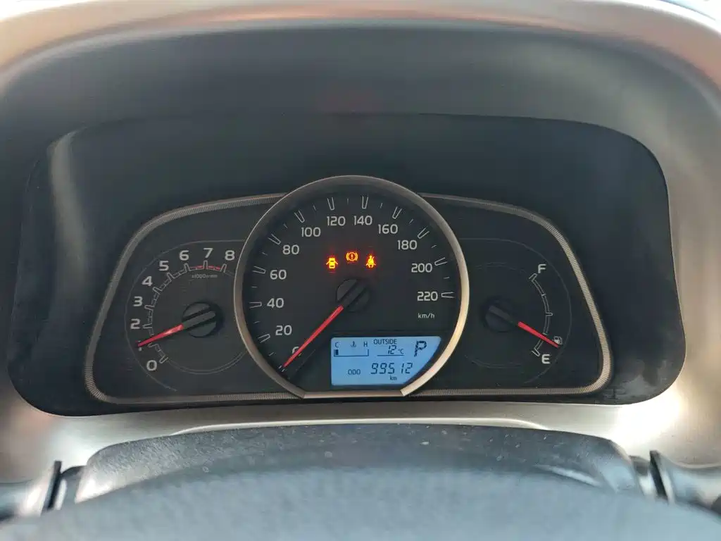 Toyota RAV4 2016 — фото 12