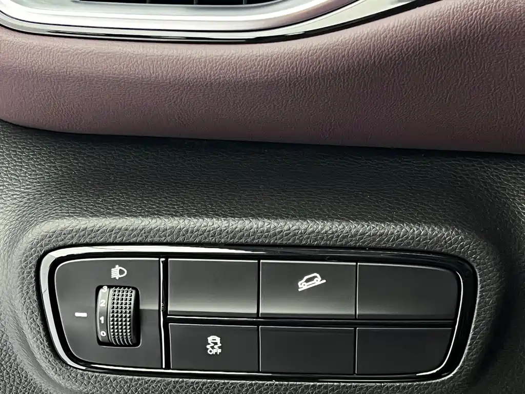 GAC Motor Trumpchi M6 2021 — фото 21