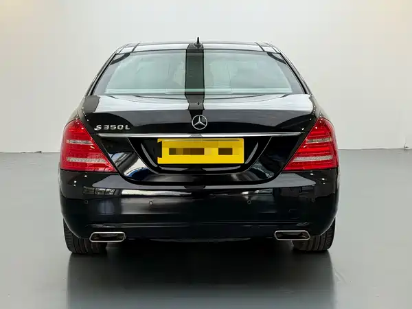Mercedes-Benz S-Class 2011