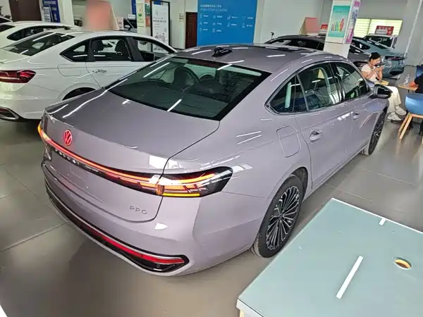 Volkswagen Passat 2024