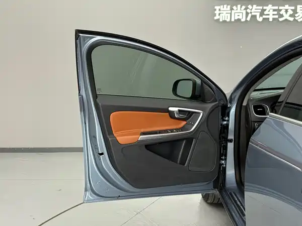Volvo S60 2019