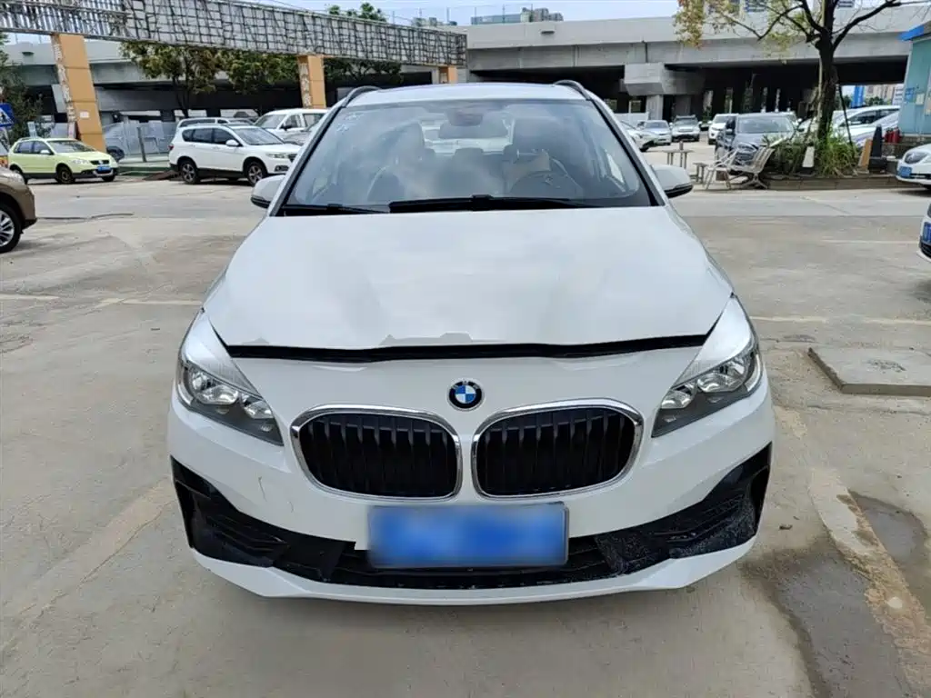 BMW 2 Series Active Tourer 2019 — фото 3