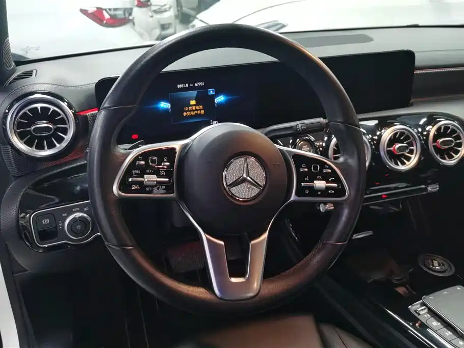 Mercedes-Benz A-Class 2021 — фото 15