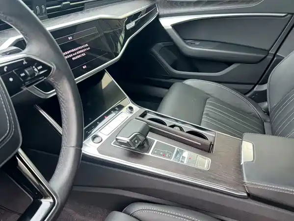 Audi A6L 2023