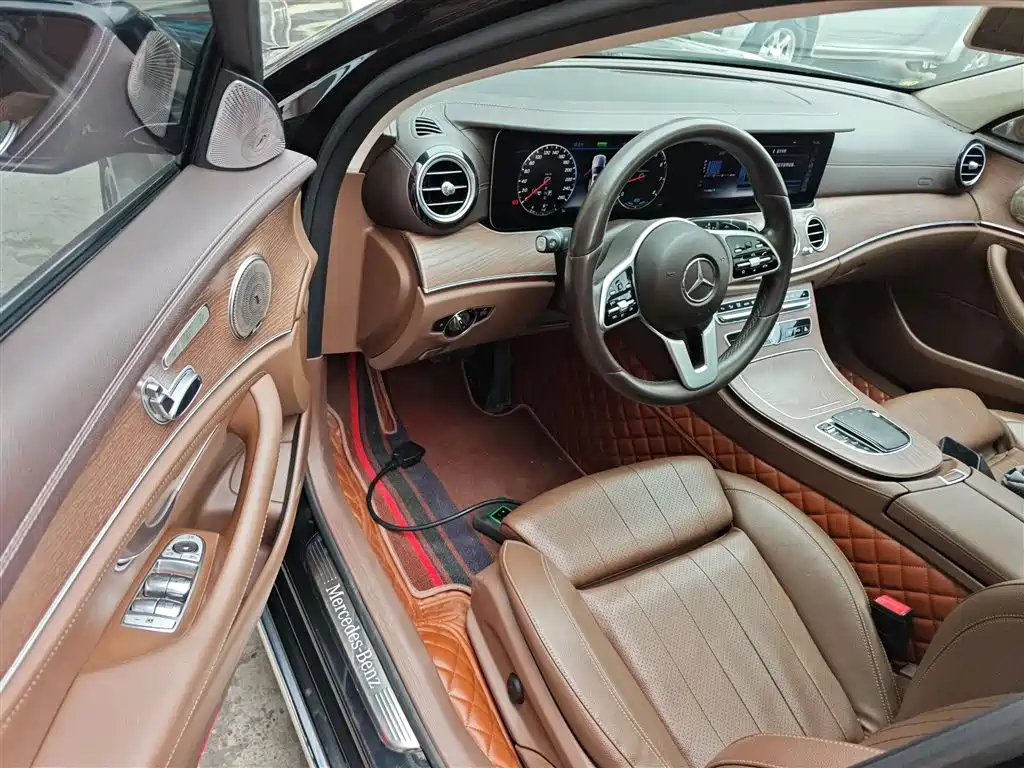 Mercedes-Benz E-Class 2020 — фото 16