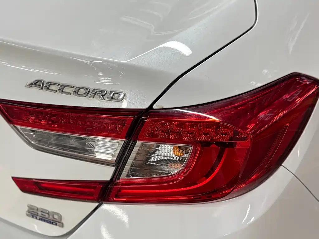 Honda Accord 2020 — фото 18