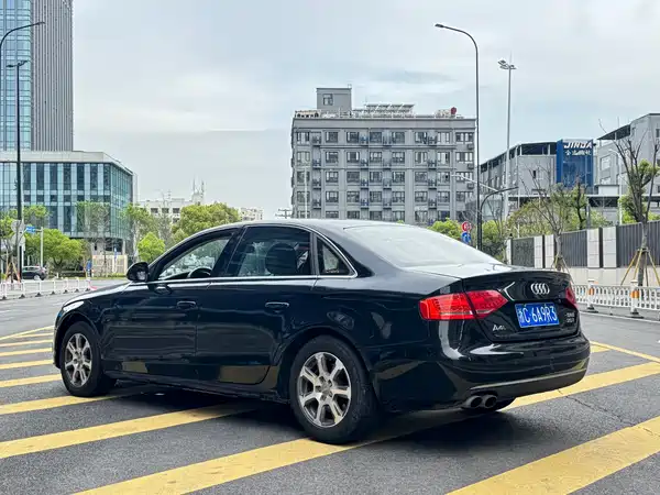 Audi A4L 2011